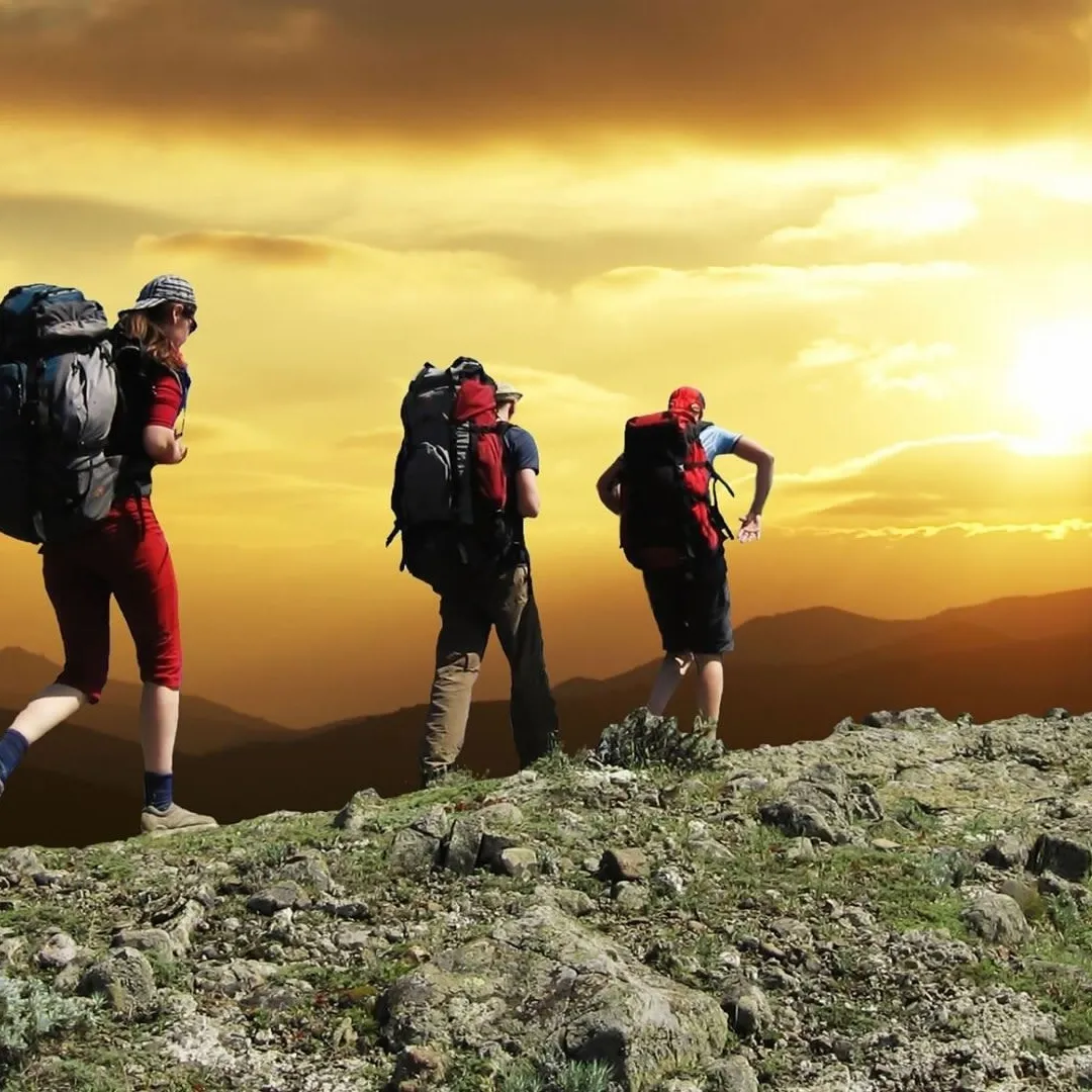 hikers-1147796.jpg