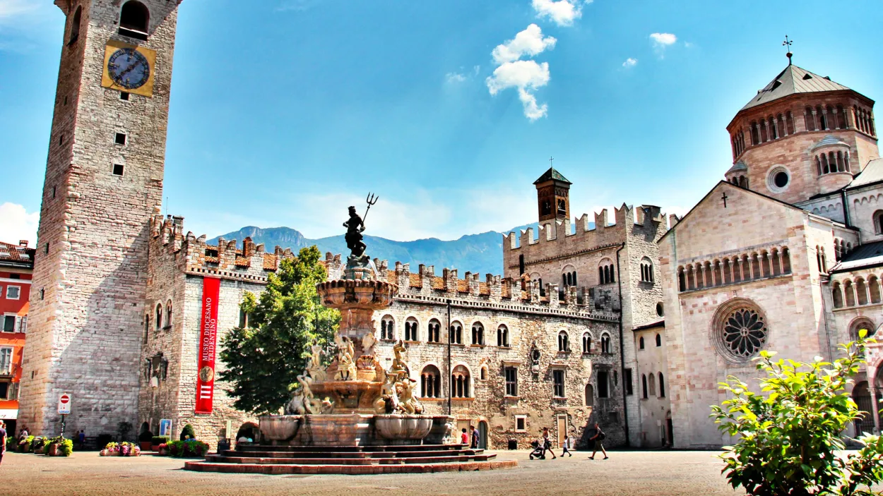 Palazzo_pretorio_di_Trento.jpg