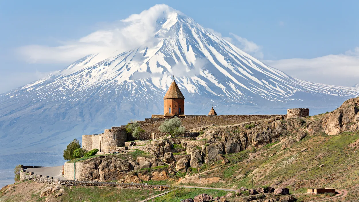 Armenia-Khor Virap-Monte Ararat.jpg