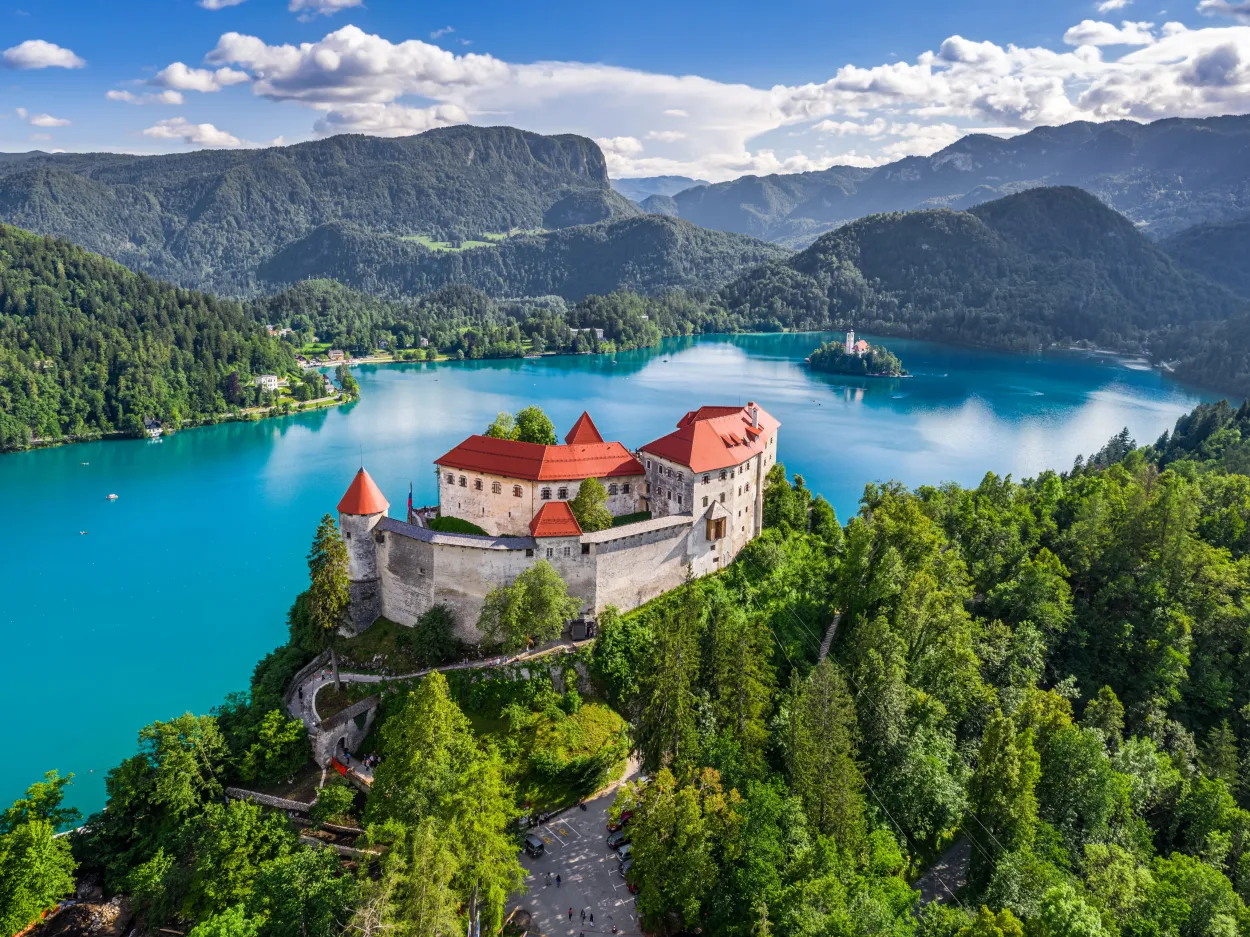 Lago Bled Castello-medio.jpg