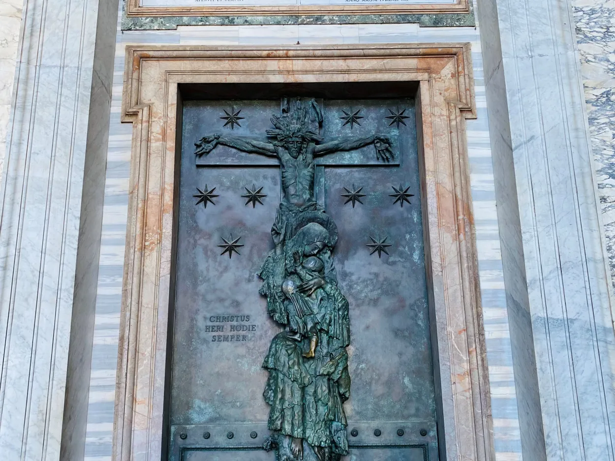 Porta San Giovanni in Laterano.jpg