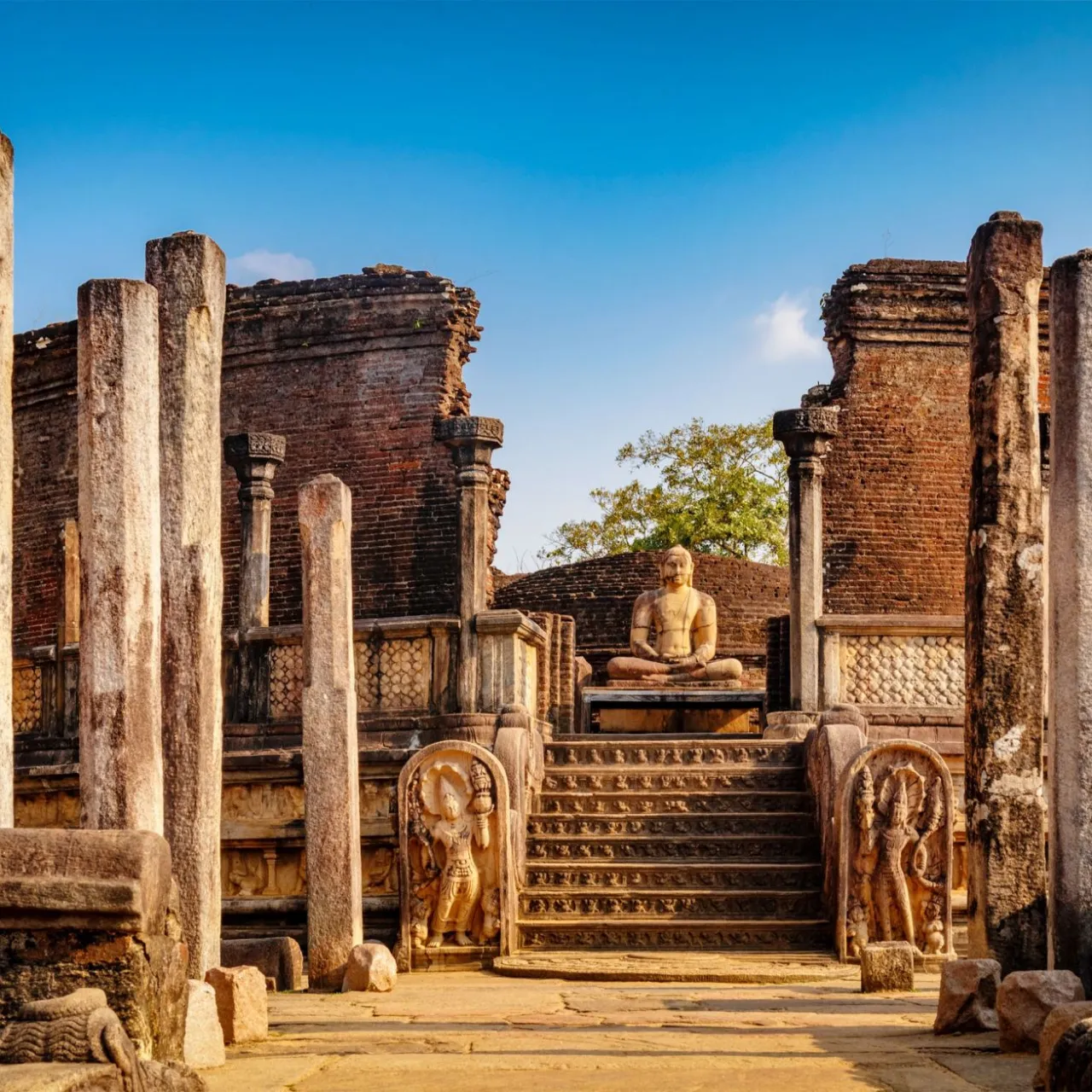 POLONNARUWA small.jpg POLONNARUWA small.jpg