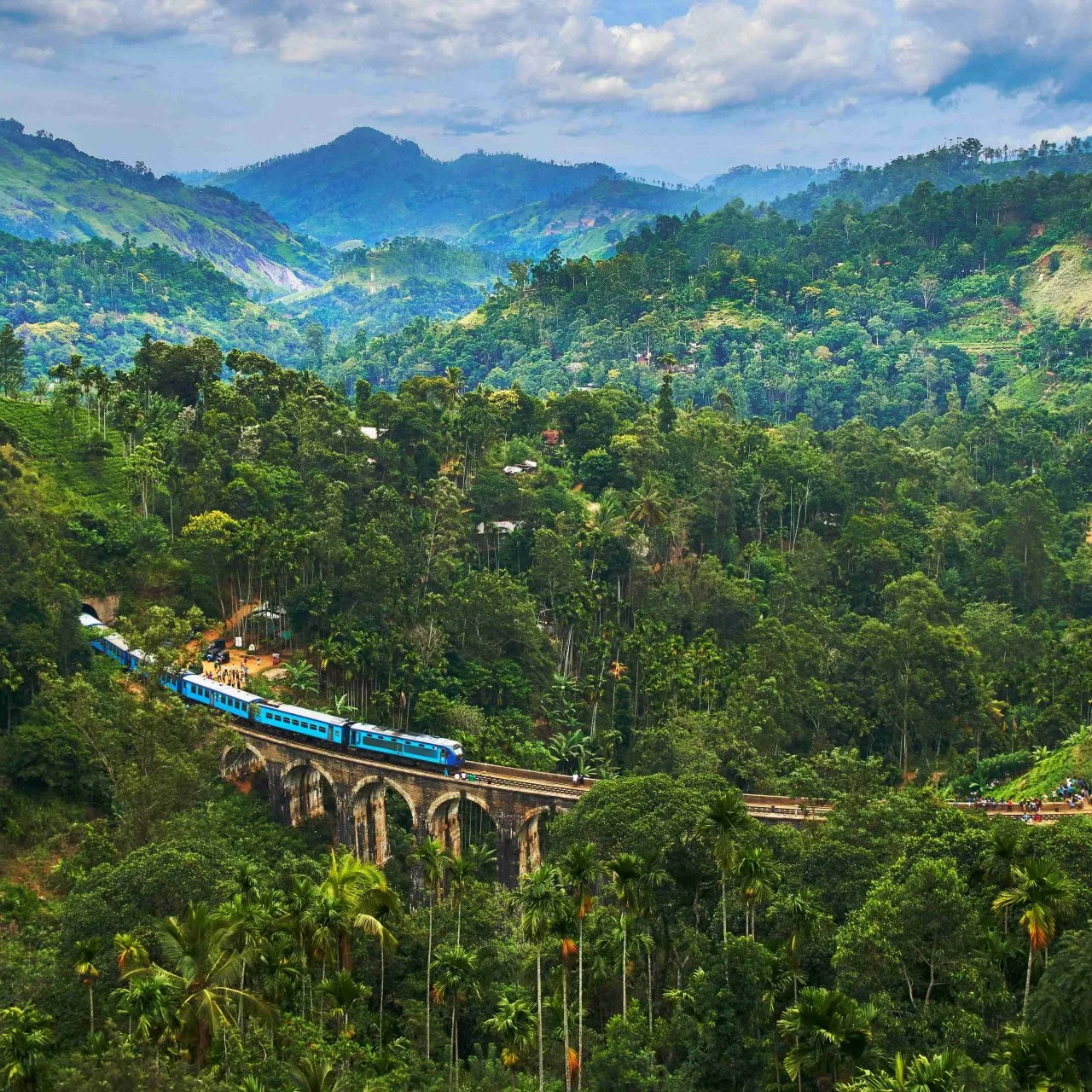 TRENO DA KANDY A NUWARA ELIYA small.jpg TRENO DA KANDY A NUWARA ELIYA small.jpg