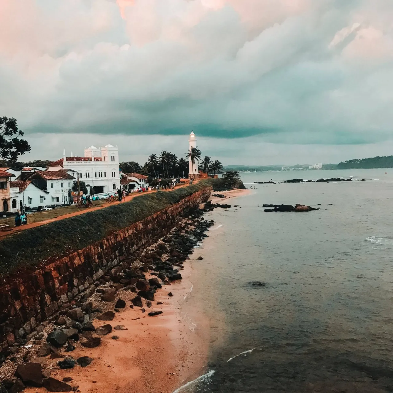 Galle spiaggia small.jpg Galle spiaggia small.jpg