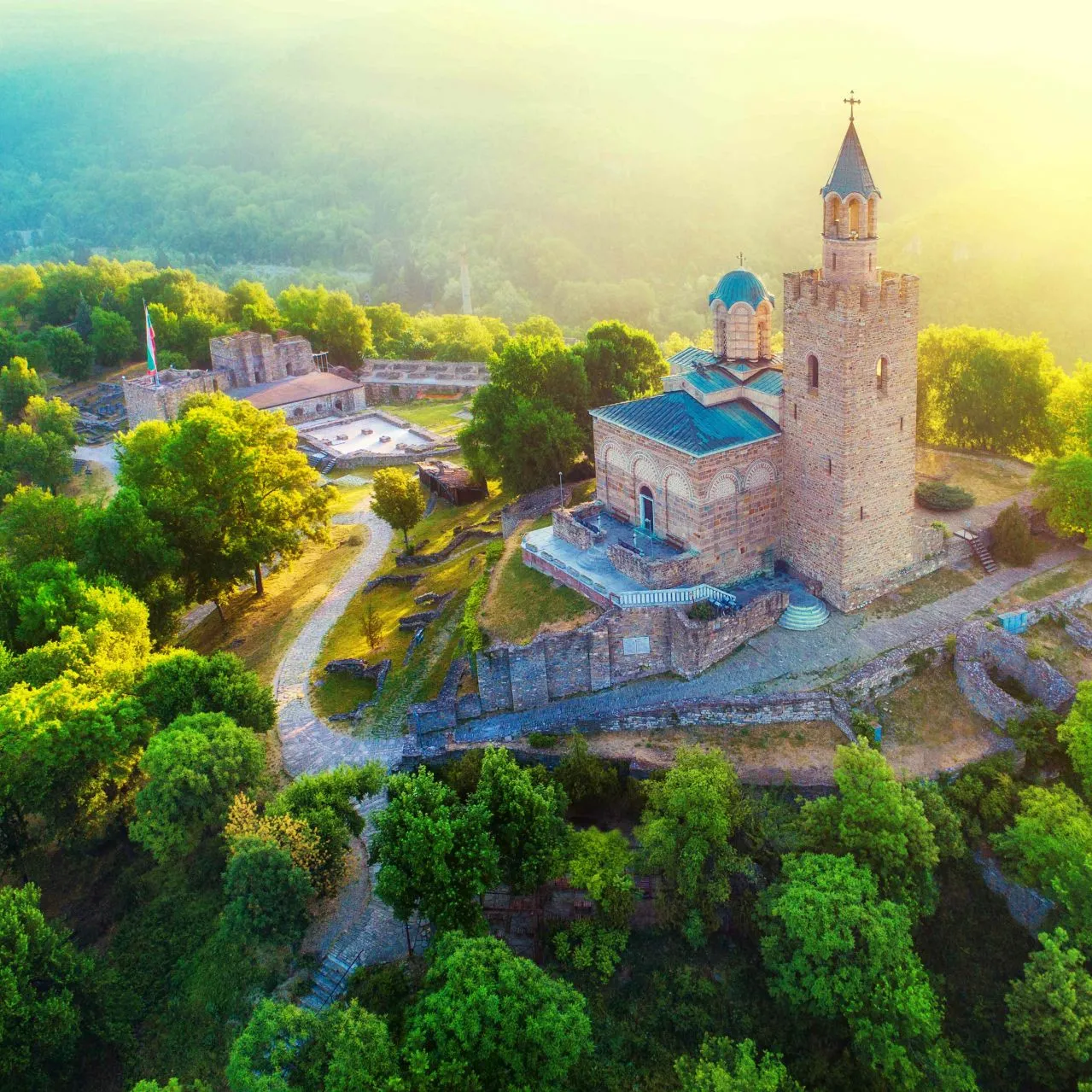 Veliko Turnovo Fortezza Tzarevez small.jpg Veliko Turnovo Fortezza Tzarevez small.jpg