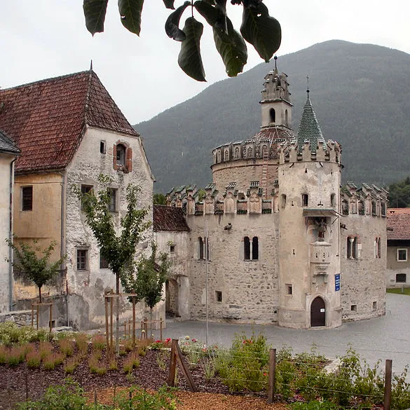 Novacella_Castello.jpg Novacella_Castello.jpg