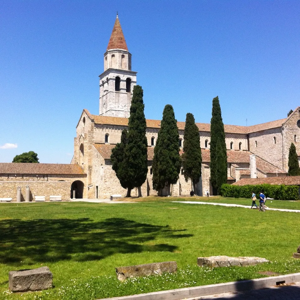 aquileia-1228923_1280.jpg aquileia-1228923_1280.jpg