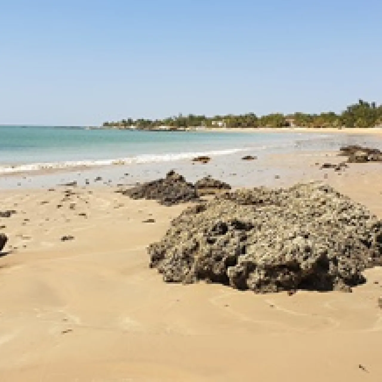 Senegal Saly plage piccola.jpg Senegal Saly plage piccola.jpg