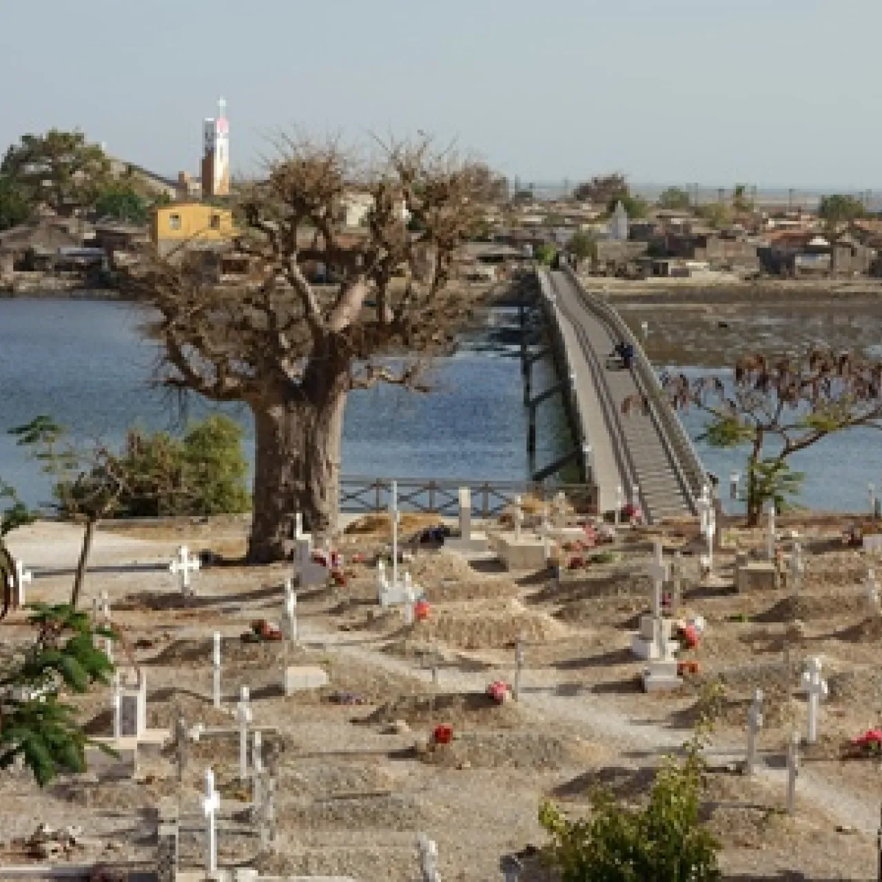 Senegal Joal Fadiouth piccola.jpg Senegal Joal Fadiouth piccola.jpg