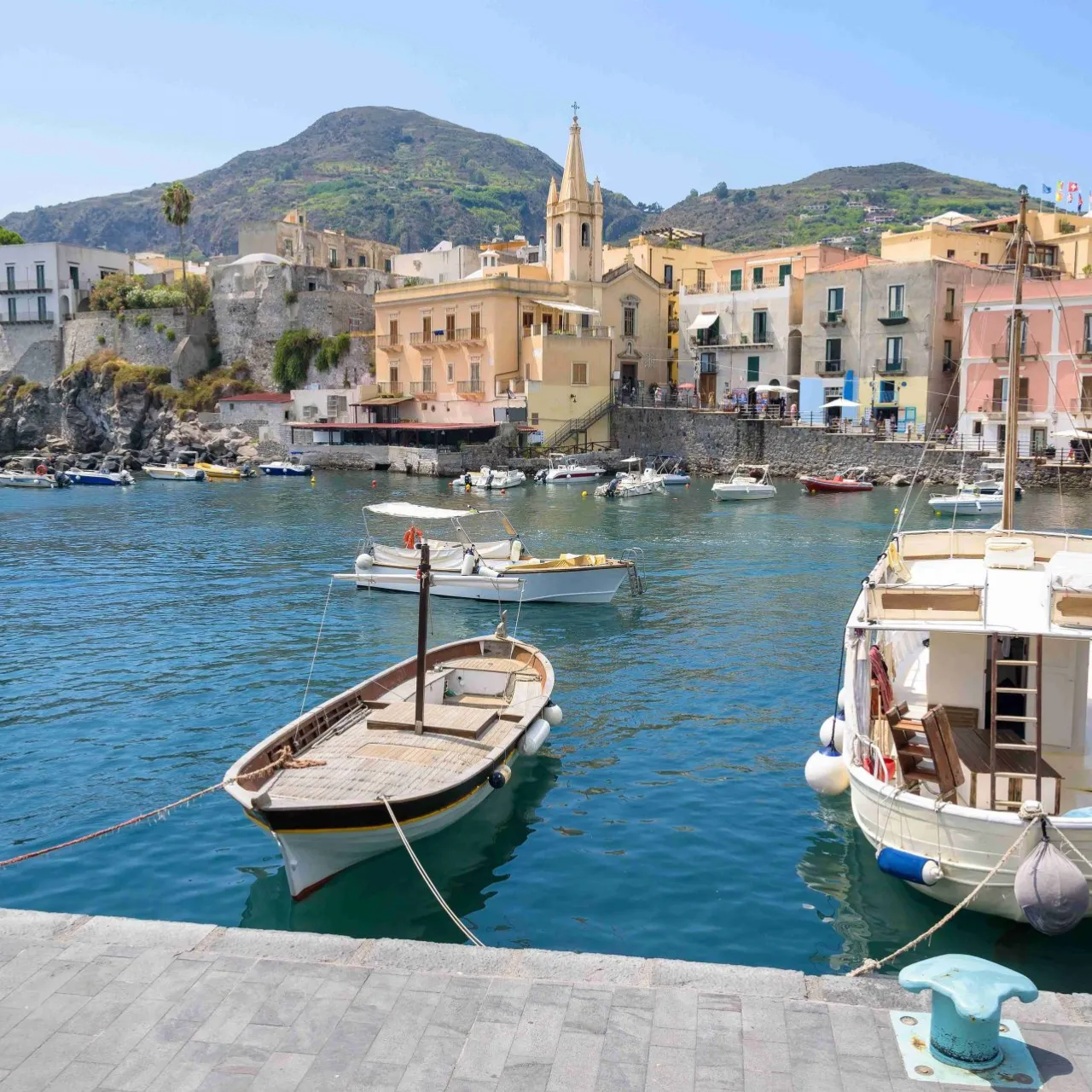 Lipari Eolie small.jpg Lipari Eolie small.jpg