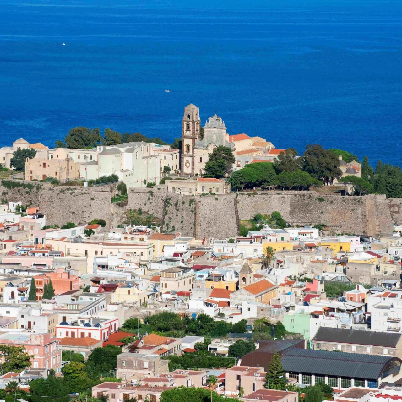 Lipari città small.jpg Lipari città small.jpg