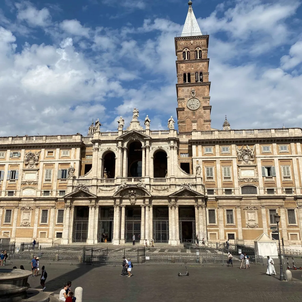 Basilica di S. Maria Maggiore small.jpg Basilica di S. Maria Maggiore small.jpg