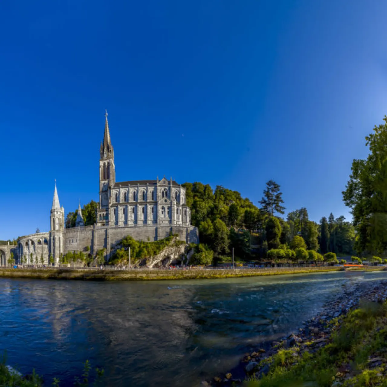 lourdes.jpg