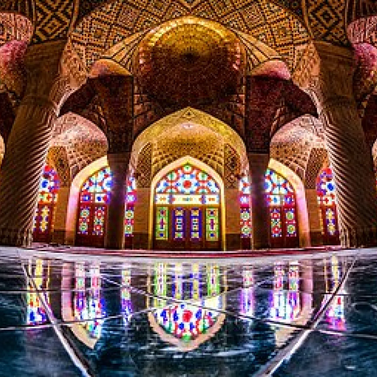427px-Nasir_al-_mulk_mosque,_Shiraz.jpg 427px-Nasir_al-_mulk_mosque,_Shiraz.jpg