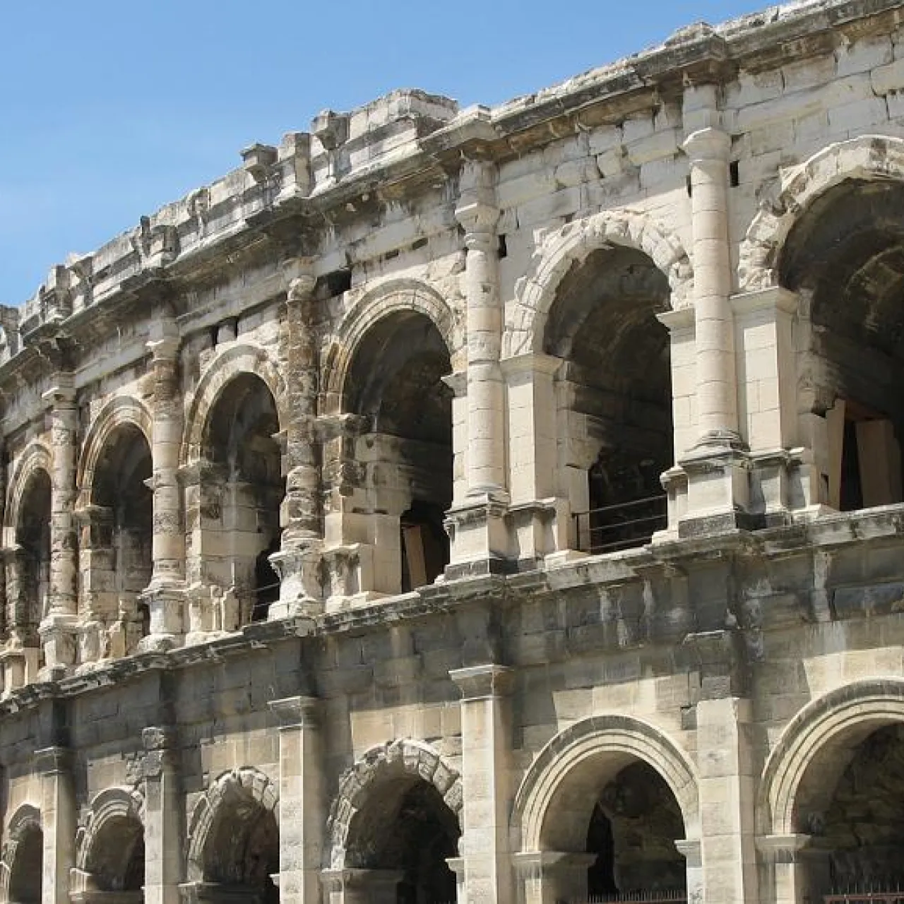 arena-nimes.jpg arena-nimes.jpg