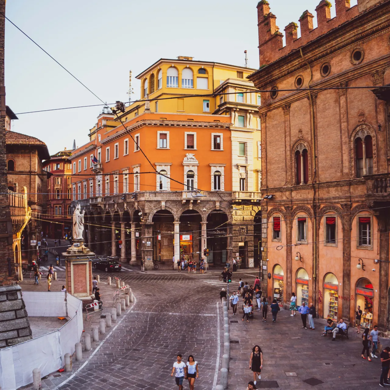 Bologna.jpg Bologna.jpg