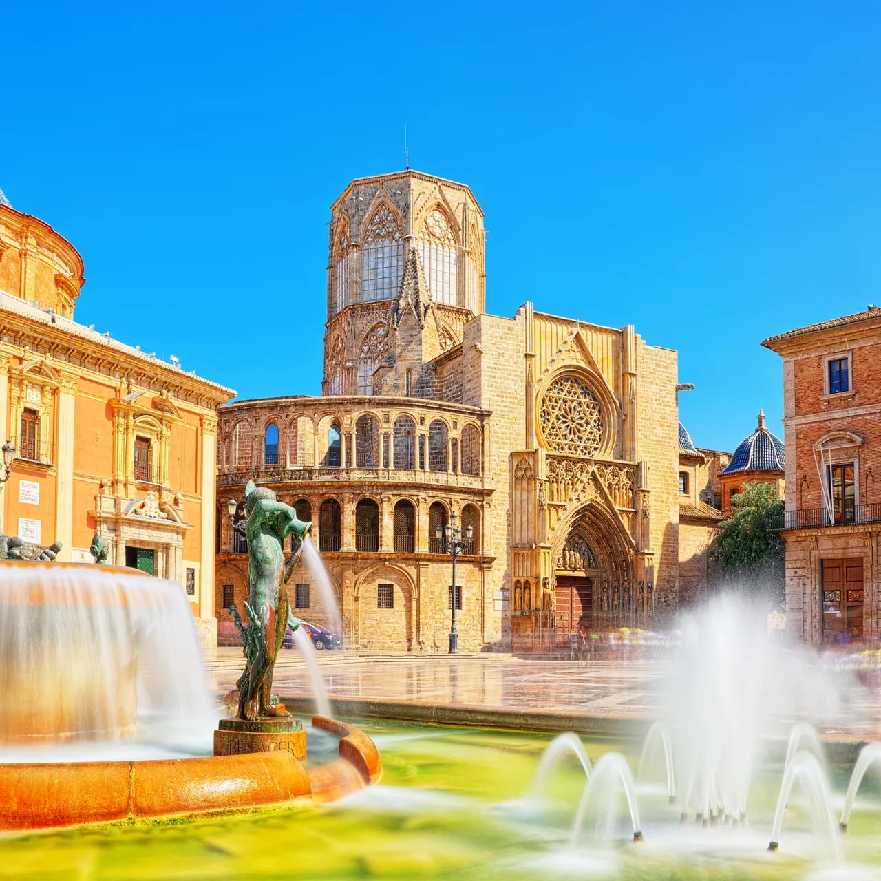 VALENCIA.jpg VALENCIA.jpg