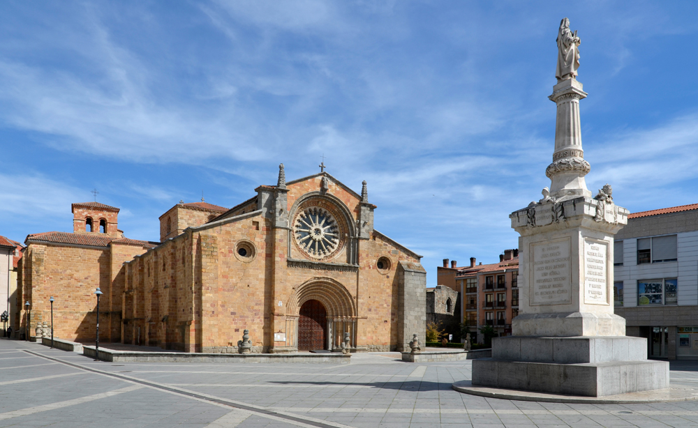 Avila_-_Iglesia_San_Pedro_02.jpg