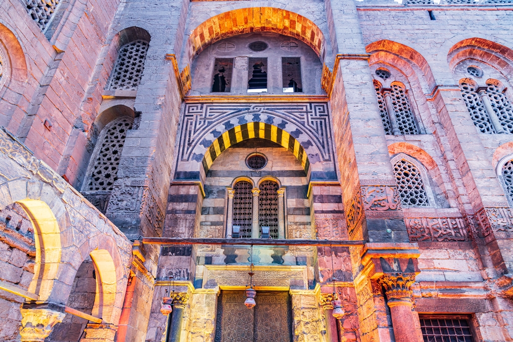 Cairo entrance to mosque on El Moez street Old Cairo.jpg