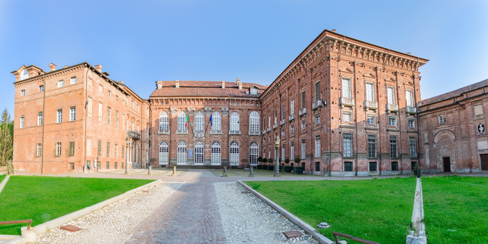Castello_ducale_Aglie.jpg
