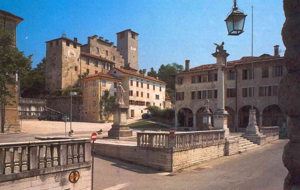 Feltre_piazzamaggiore.jpg