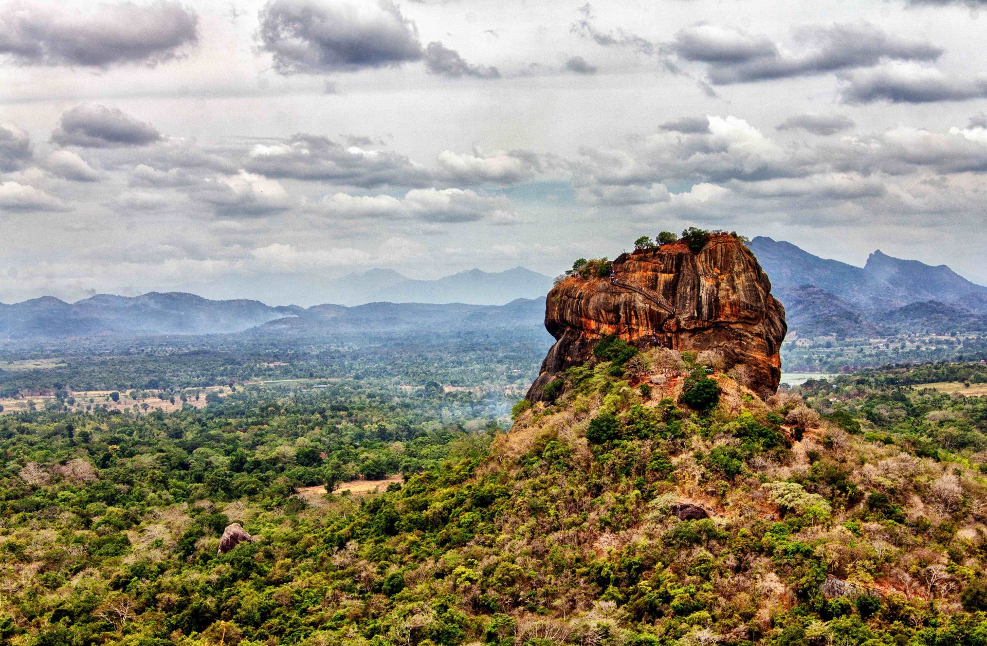 skyline dambulla rock small.jpg
