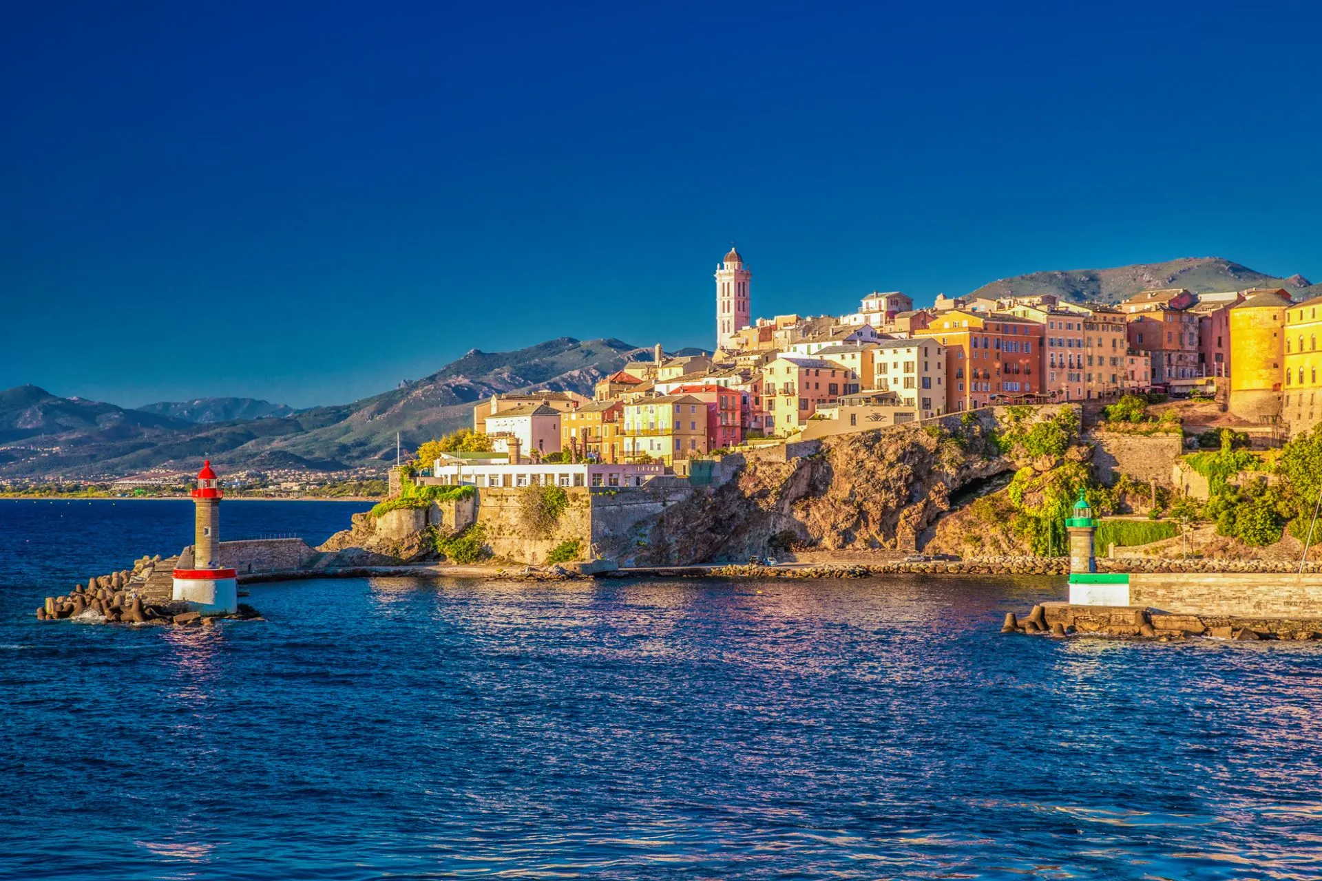 Depositphotos_154034014_xl-2015_BASTIA.jpg