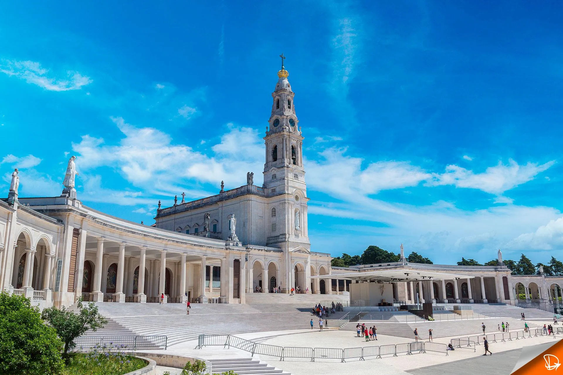 Basilica di Nostra Signora del Rosario di Fatima (2).jpg