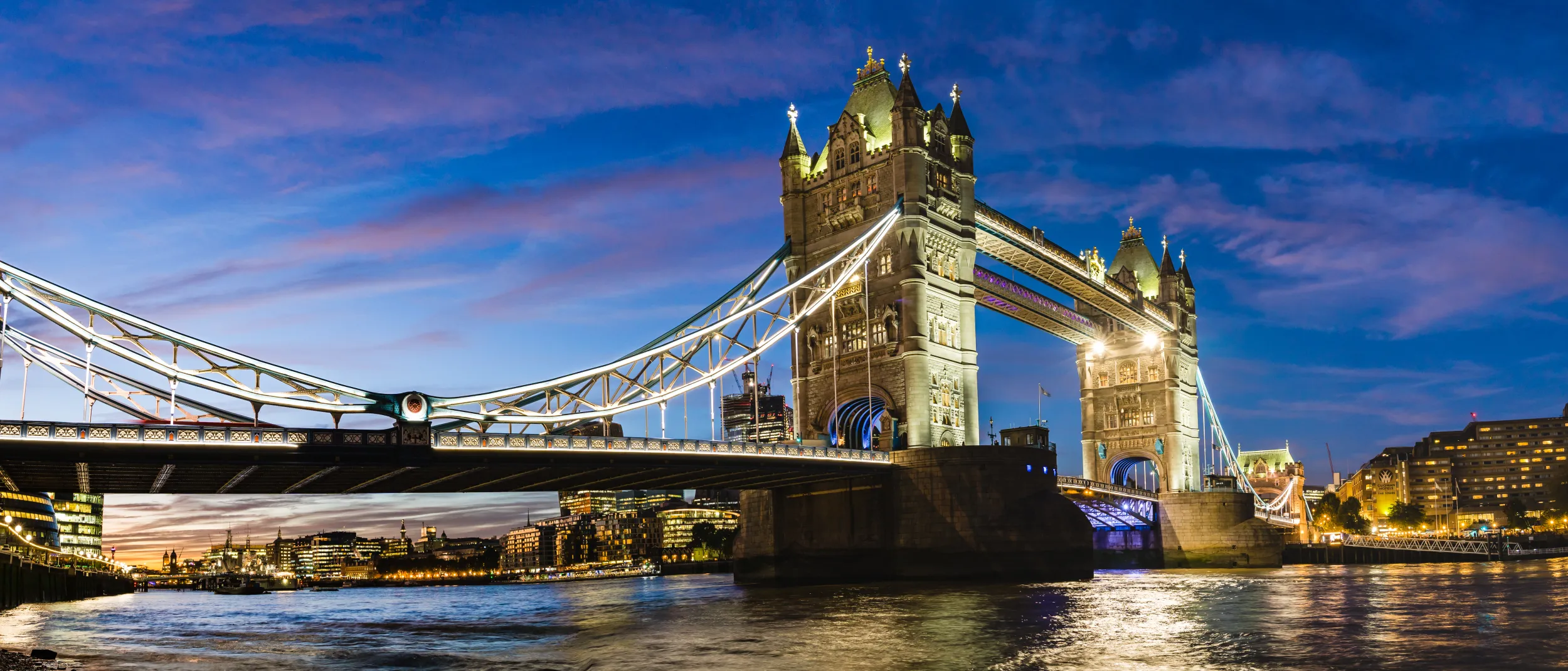 LONDRA-LONDON BRIDGE BY NIGHT.jpg