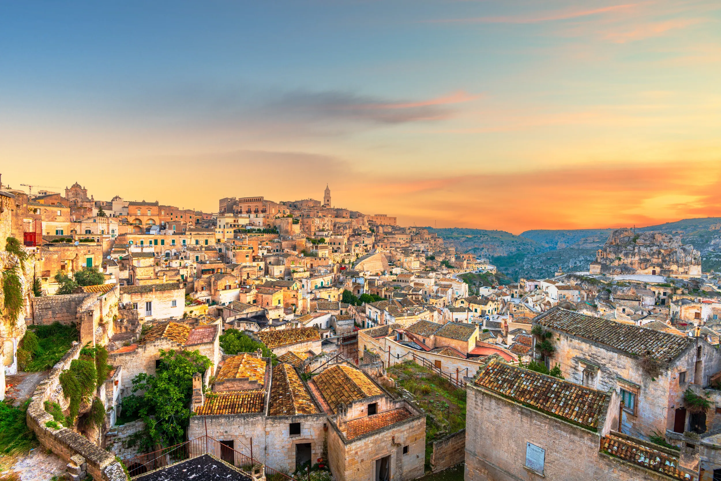 Matera-vista sui sassi con tramonto-medium.jpg