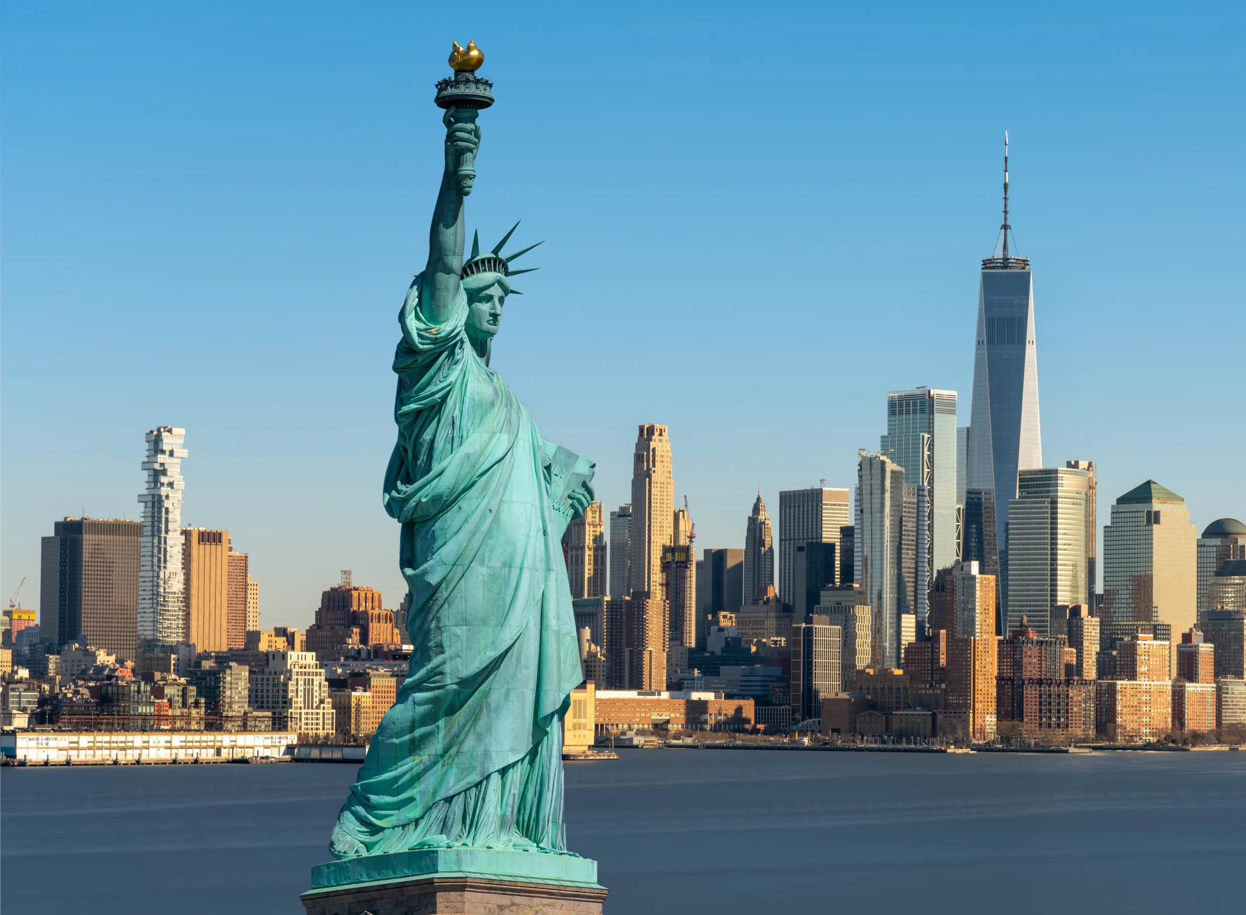 New York skyline Liberty statue per web.jpg