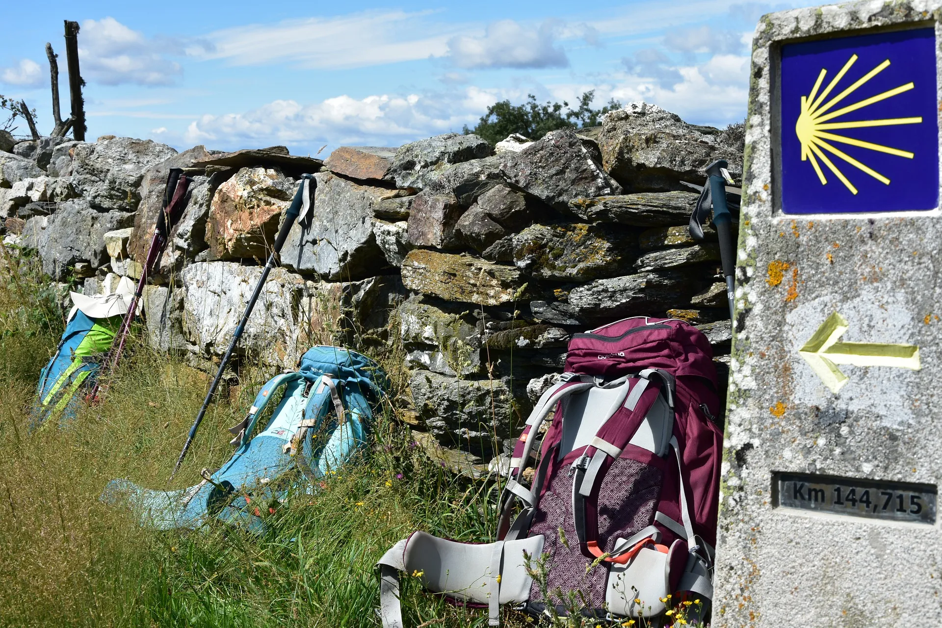 way-of-st-james-4363451_1920.jpg